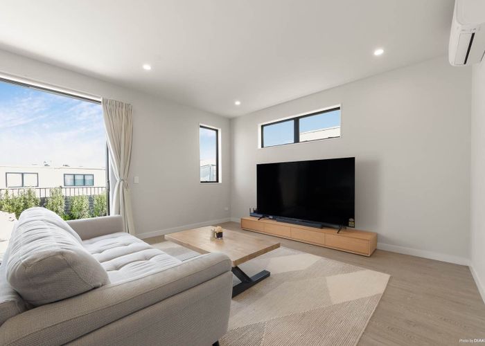  at 12 Porowha Road, Westgate, Waitakere City, Auckland