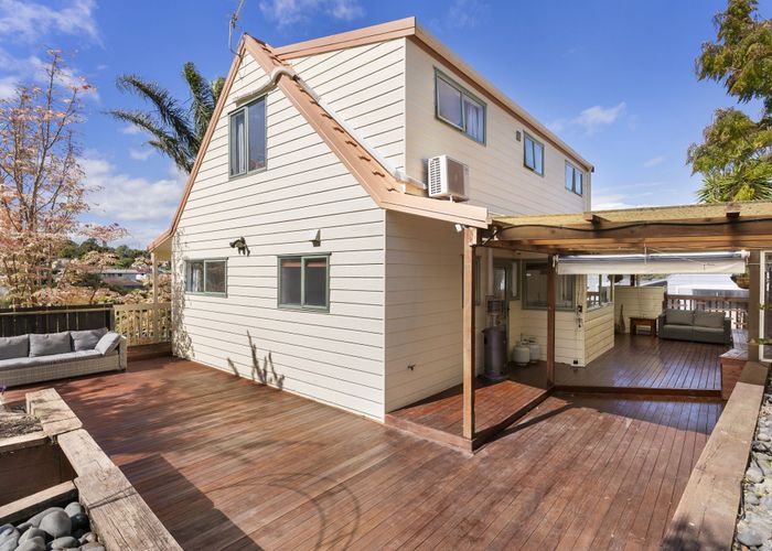  at 18 Carillon Place, Massey, Auckland