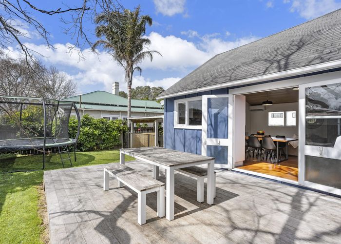  at 1A Stokes Avenue, Te Atatu Peninsula, Waitakere City, Auckland