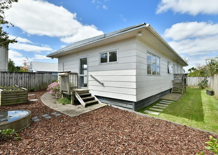  at 4B Parakai Avenue, Parakai, Helensville
