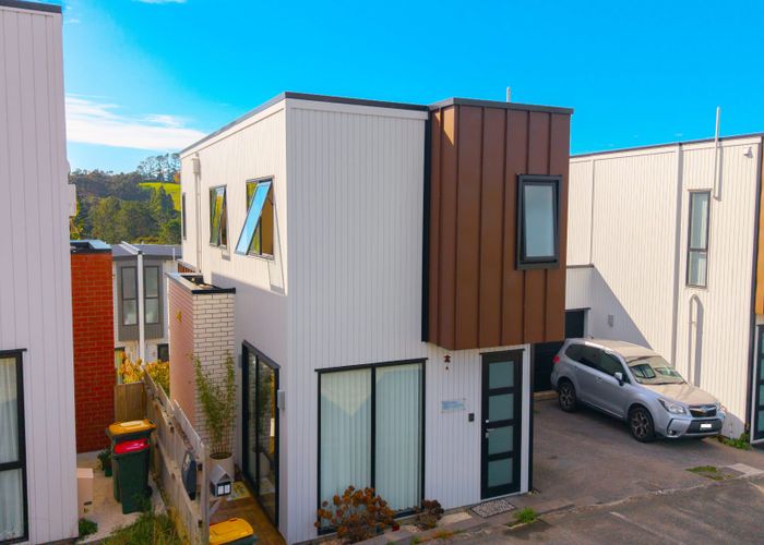  at 12 Waihou Crescent, Albany, North Shore City, Auckland