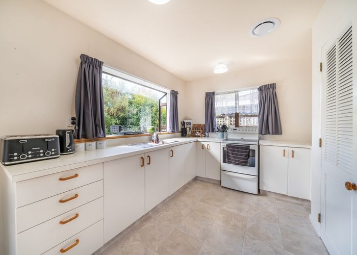  at 2/12 Raukawa Street, Stokes Valley, Lower Hutt