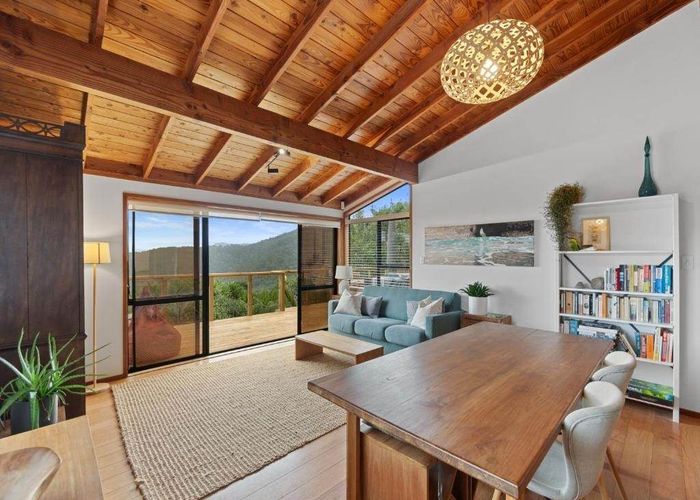  at 16 Pendrell Road, New Lynn