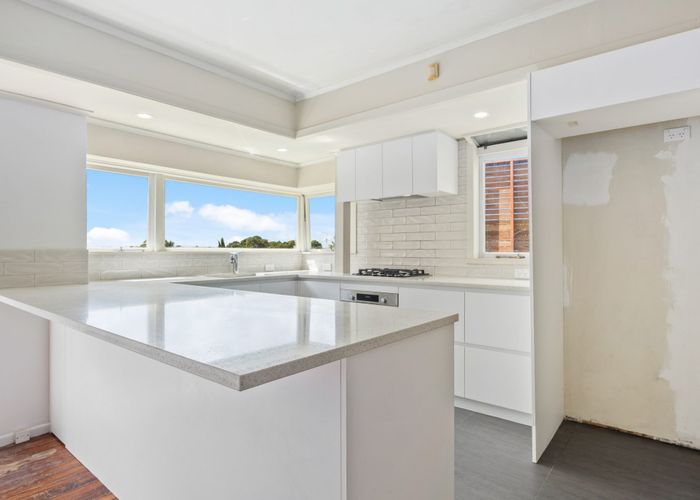  at 93 Sylvan Avenue, Northcote, North Shore City, Auckland