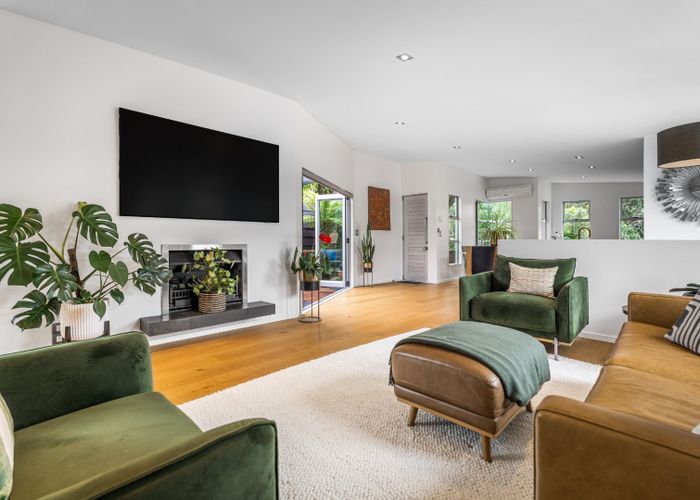  at 1/32 Peary Road , Mount Eden, Auckland City, Auckland