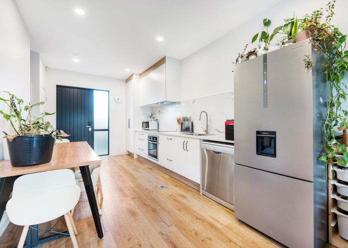  at 4/17 Woodford Avenue, Henderson, Auckland