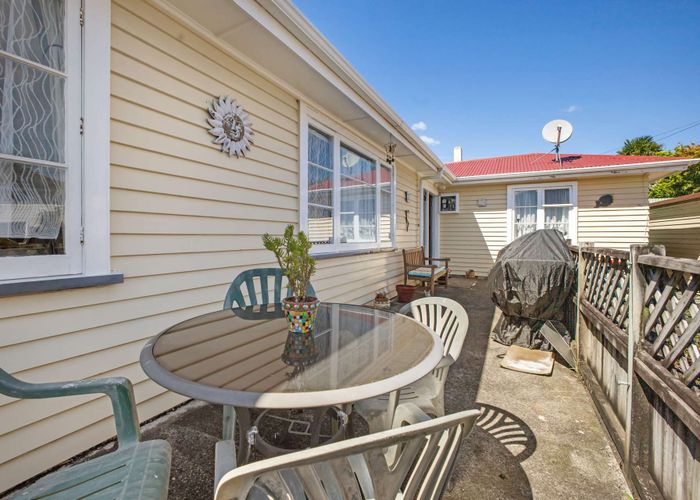  at 24 Endeavour Street, Marfell, New Plymouth