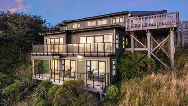  at 6A Tamworth Crescent, Newlands, Wellington