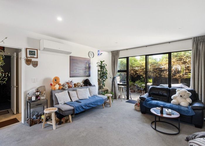  at 2/139 Stanmore Road, Linwood, Christchurch City, Canterbury