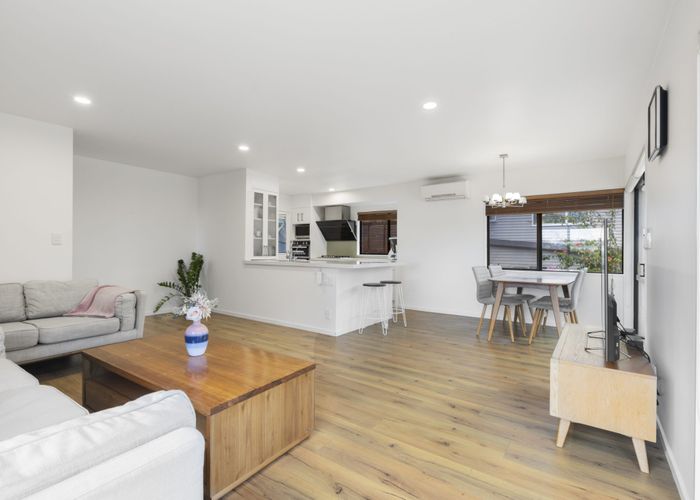  at 2/34 Sycamore Drive, Sunnynook, North Shore City, Auckland