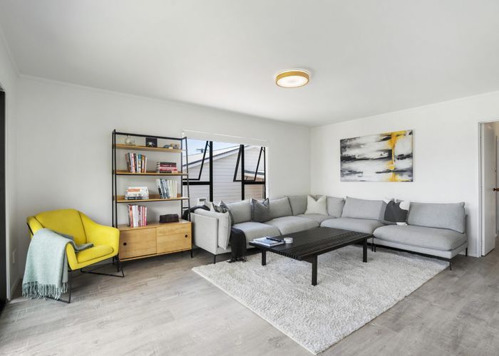  at 3/20 Corrella Road, Belmont, Auckland