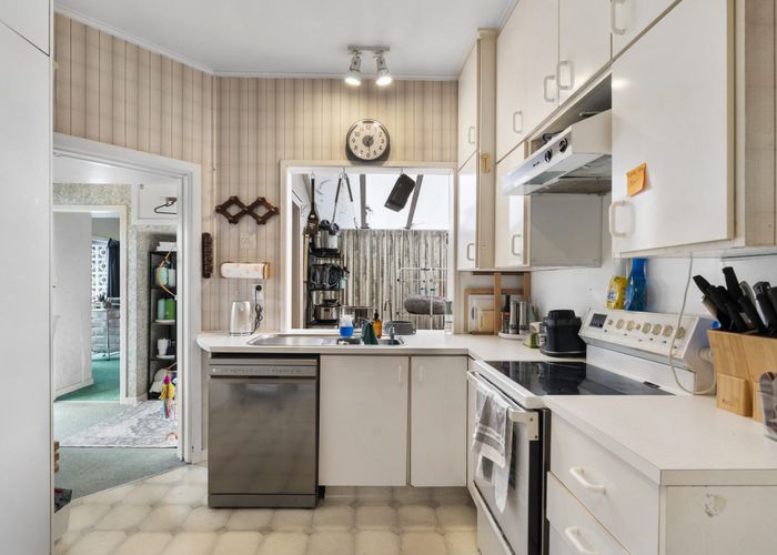  at 37 Court Crescent, Panmure, Auckland