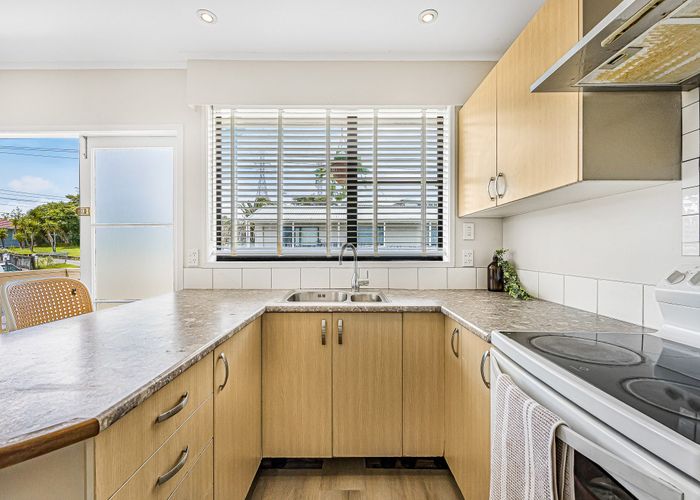  at 1/12 Marewa Street, Te Atatu South, Waitakere City, Auckland