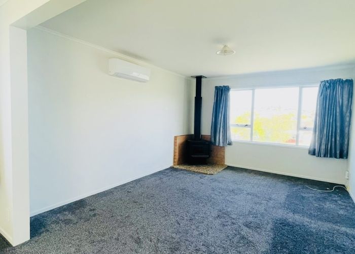  at 90 Oriel Ave, West Harbour, Waitakere City, Auckland