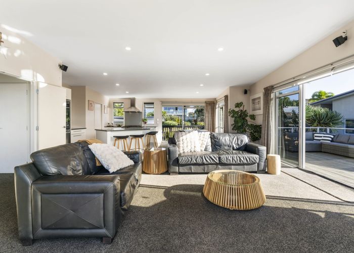  at 6 Intrepid Crescent, Beachlands, Manukau City, Auckland