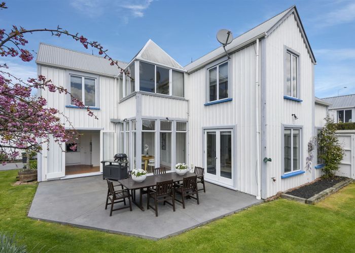  at 2/148 Memorial Avenue, Burnside, Christchurch