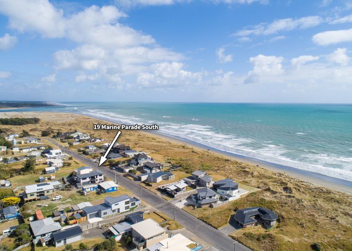  at 19 Marine Parade South, Foxton Beach, Foxton