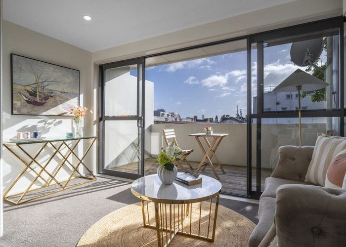  at 2/1902 Great North Road, Avondale, Auckland City, Auckland