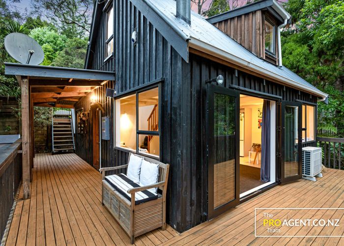  at 138 Laingholm Drive, Laingholm, Auckland