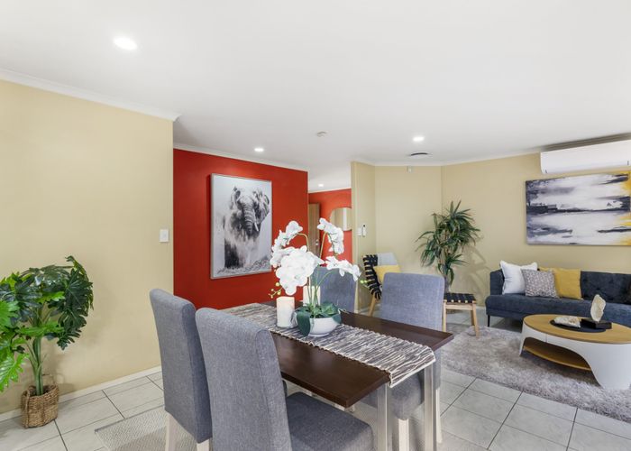  at 4 Pharlap Drive, Fairview Heights, Auckland