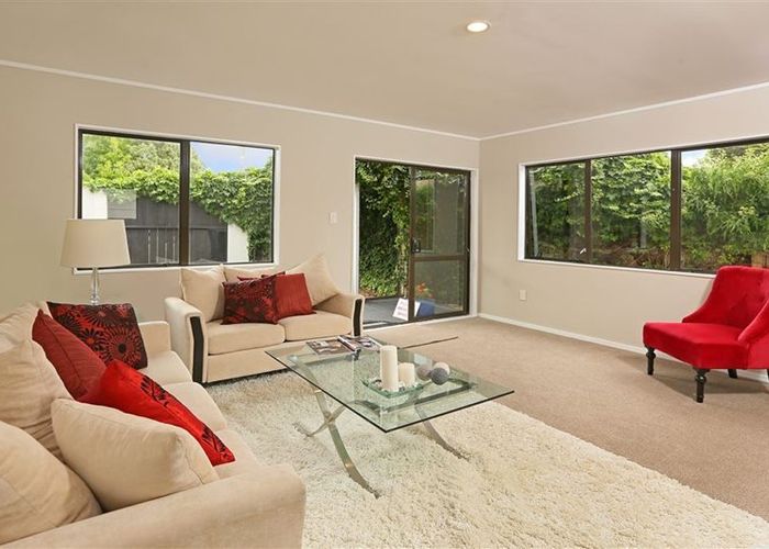  at 122 Colwill Road, Massey, Waitakere City, Auckland