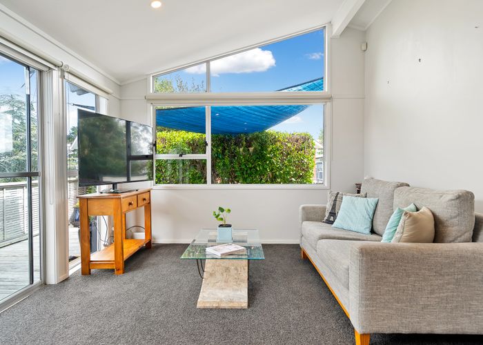  at 3 Thomas Avenue, Te Atatu Peninsula, Auckland