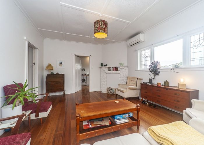  at Downstairs/8 Akatea Street, Berhampore, Wellington, Wellington