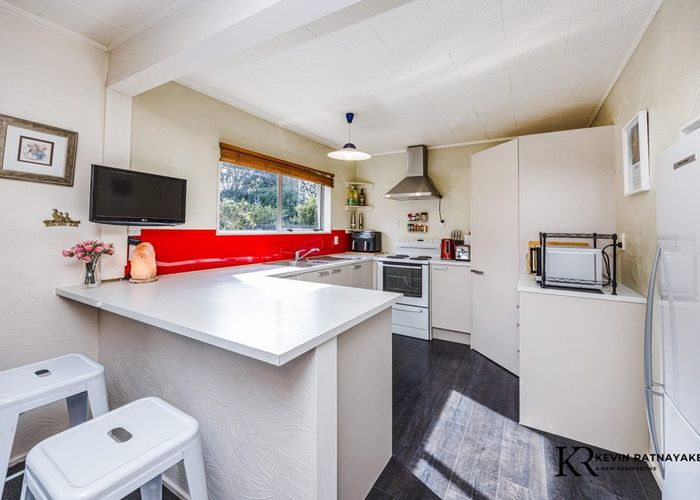  at 2/100 Beach Road, Pahurehure, Papakura, Auckland