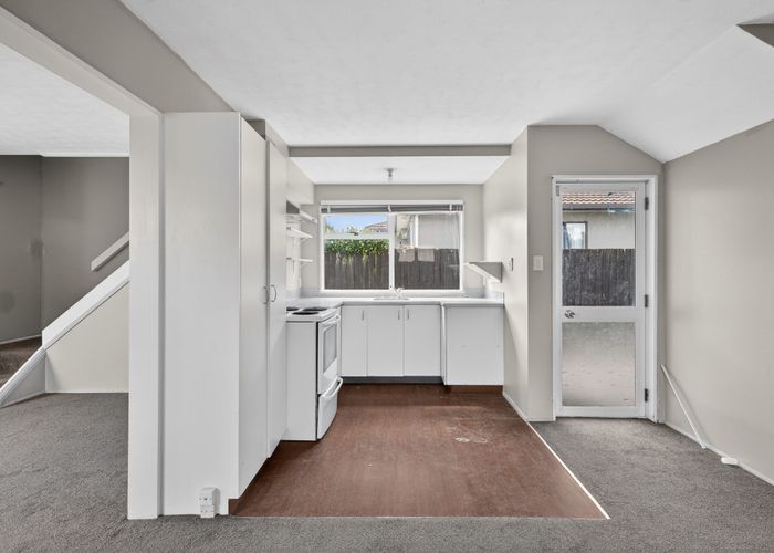  at 1/194 Hastings Street East, Waltham, Christchurch City, Canterbury