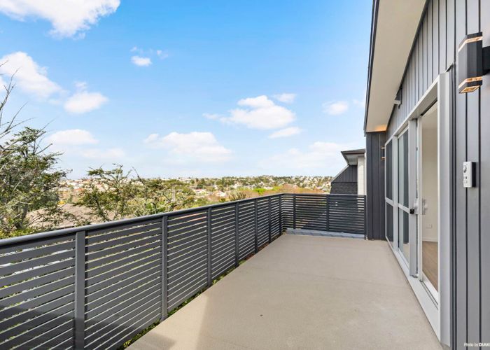  at 167D Chivalry Road, Glenfield, Auckland