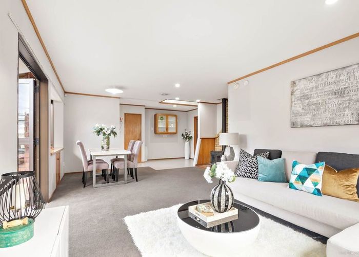  at 2/49 Oakdale Road, Hillsborough, Auckland