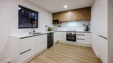  at 8/24 Tupaki Place, Pakuranga Heights, Auckland