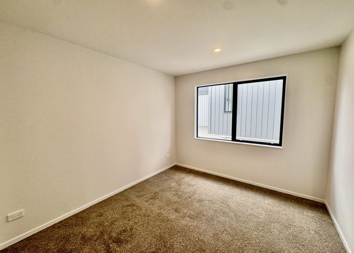  at 5 Raphael Place, West Harbour, Waitakere City, Auckland