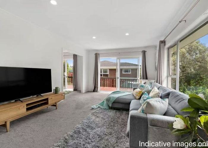  at 1/31 Borrowdace Avenue, Botany Downs, Manukau City, Auckland