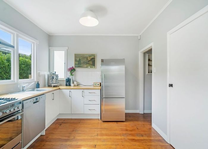  at 121 Titirangi Road, New Lynn, Auckland