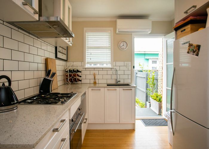  at 2/41 Spring Street, Onehunga, Auckland City, Auckland