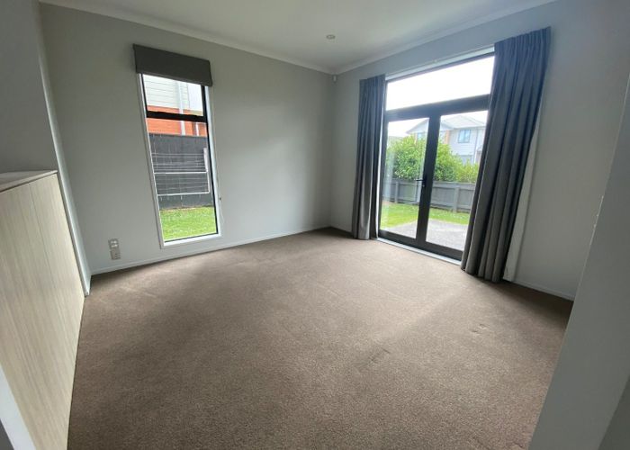  at 8 Lane Cameron Place, Flat Bush, Auckland