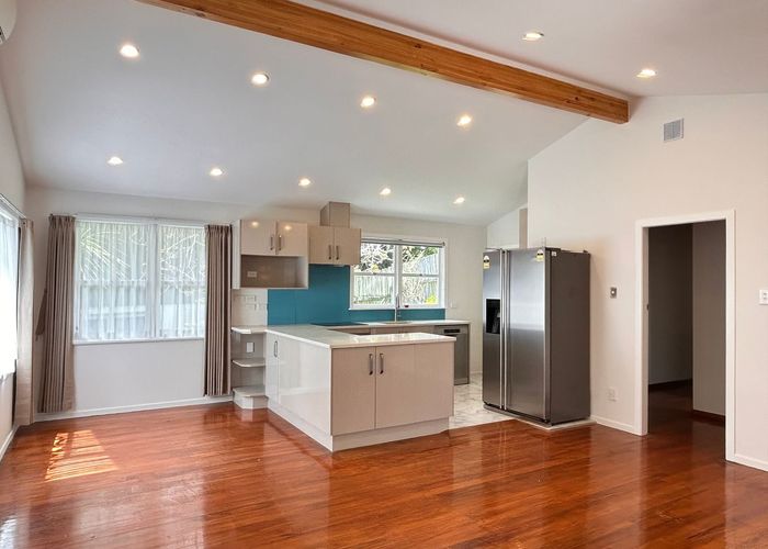  at 21 Shanaway Rise, Hillcrest, North Shore City, Auckland