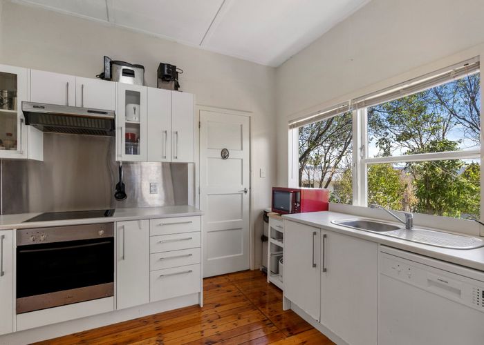  at 37 Sunhill Road, Sunnyvale, Auckland