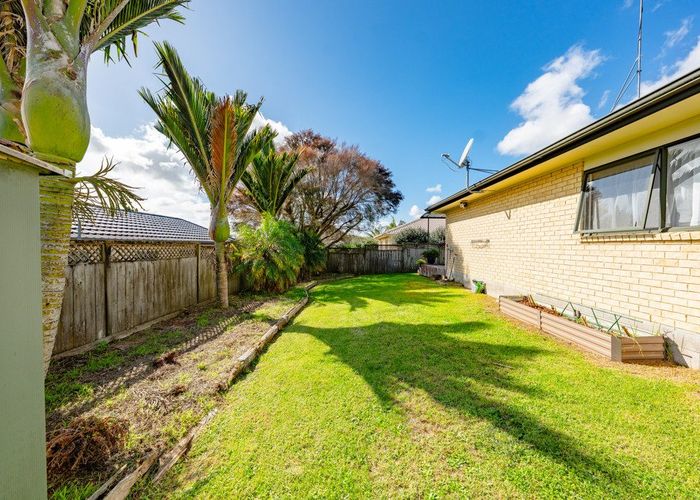  at 33 Ruze Vida Drive, Massey, Waitakere City, Auckland