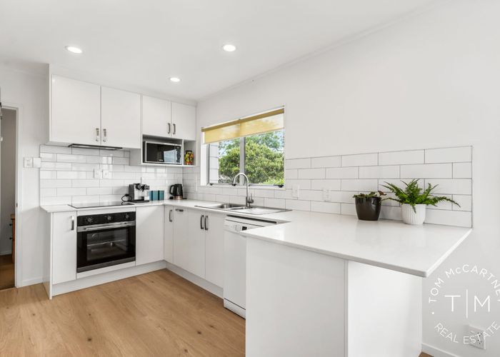  at 21 Greenstone Place, Clover Park, Auckland