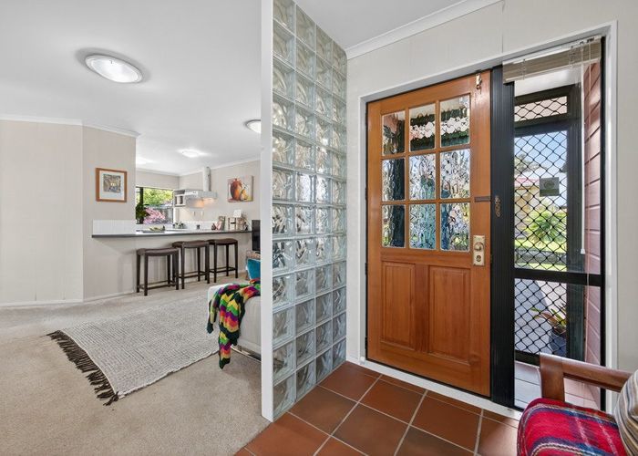  at 16 Newbegin Place, Weymouth, Manukau City, Auckland