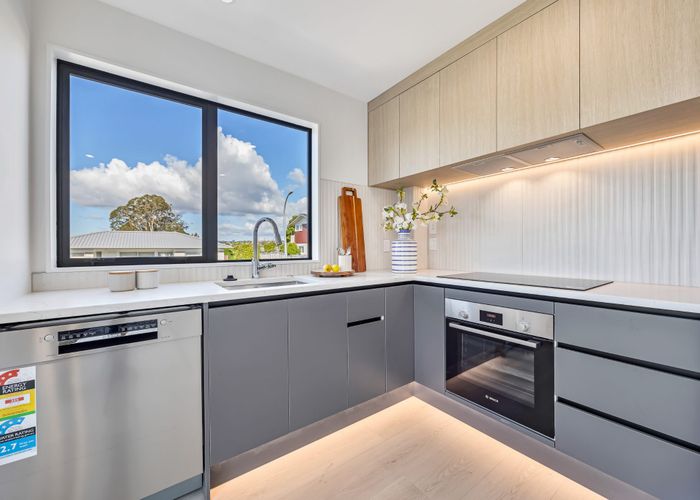  at 7A Maroubra Place, Botany Downs, Manukau City, Auckland