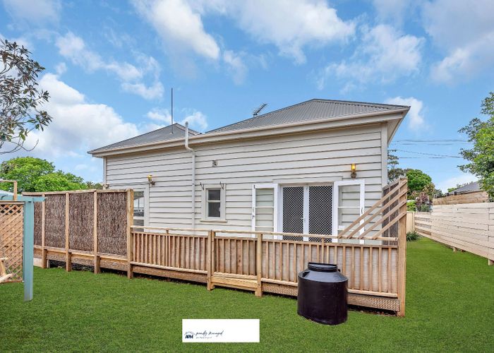  at 31 Riverview Road, Panmure, Auckland