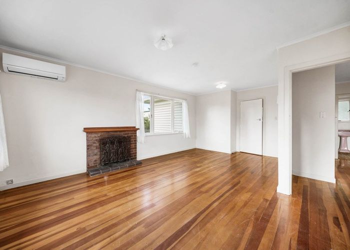  at 27 Reid Road, New Lynn, Waitakere City, Auckland