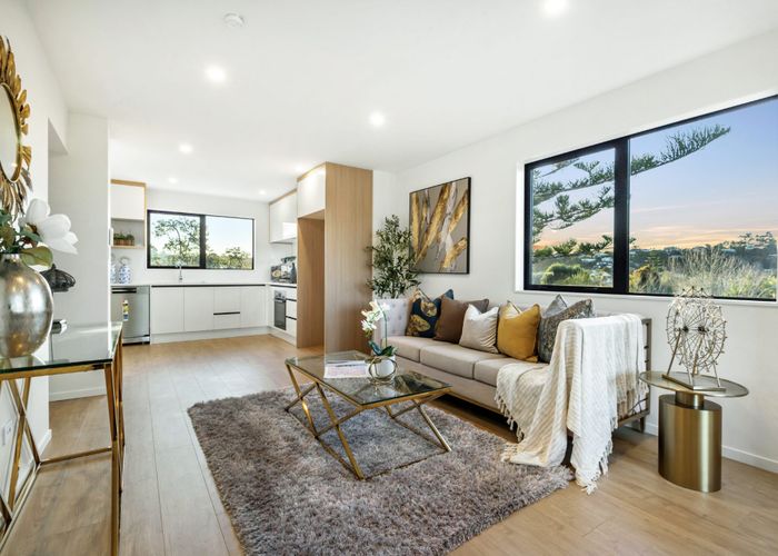  at 2/90 Stredwick Drive, Torbay, North Shore City, Auckland