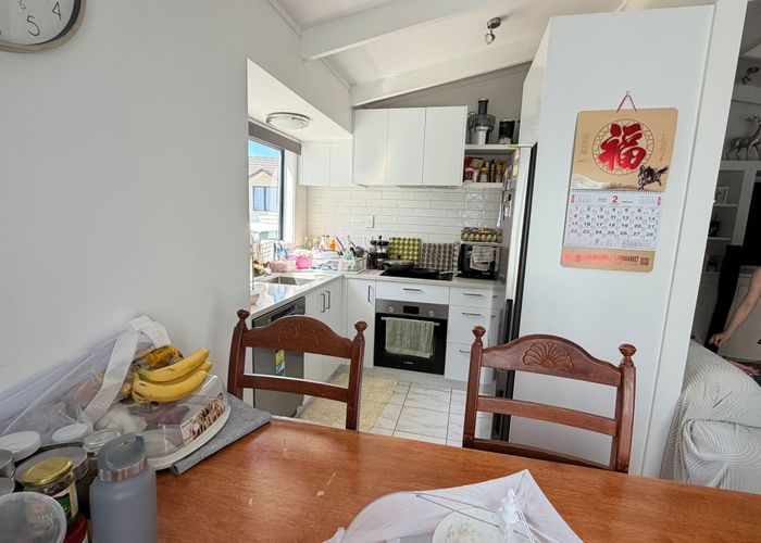  at 48B Roberts Road, Glenfield, North Shore City, Auckland