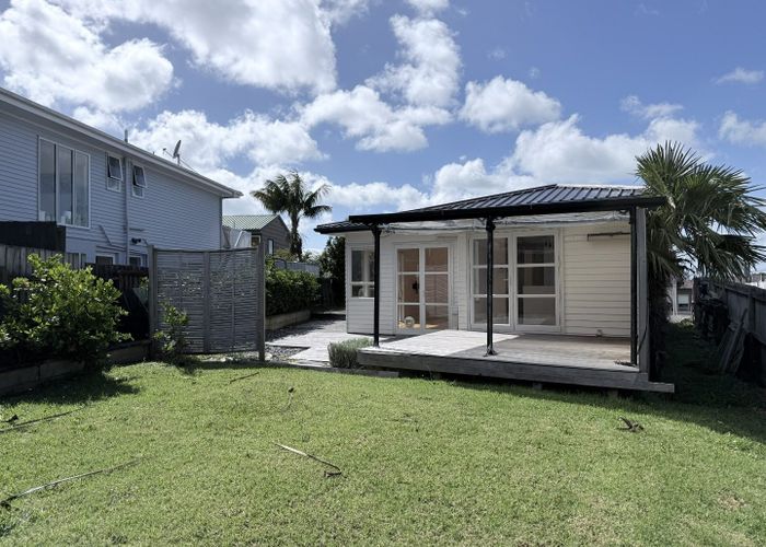  at 3a Hauraki Cres, Pinehill, North Shore City, Auckland