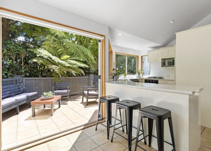  at 1/31 Holdaway Avenue, Northcote, Auckland
