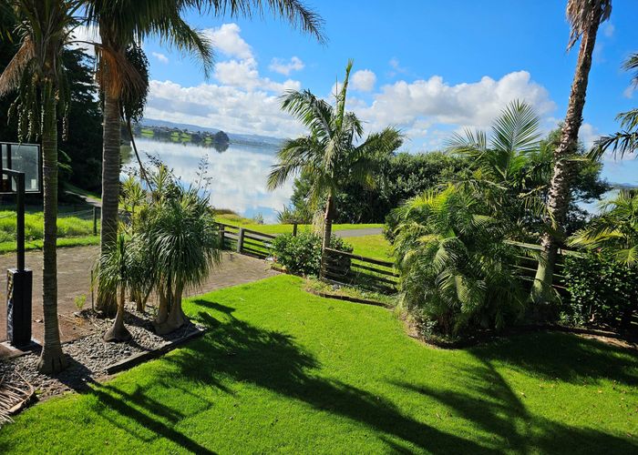  at 18a Carnoustie Drive, Wattle Downs, Manukau City, Auckland